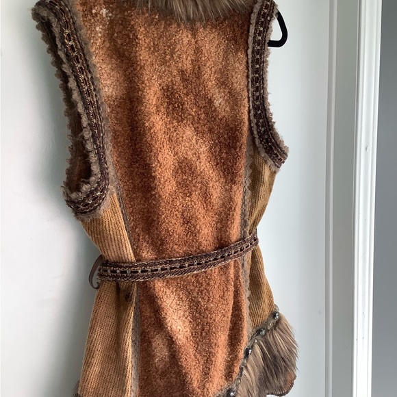 Hugging Kisses Sz XL UNIQUE DETAILED SWEATER VEST - Picture 6 of 10